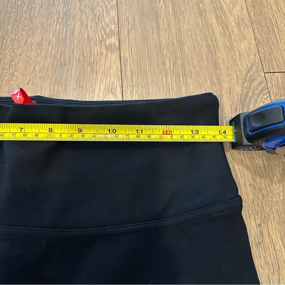 Spanx Women’s Leggings Size Medium Petite Black - Picture 7 of 8